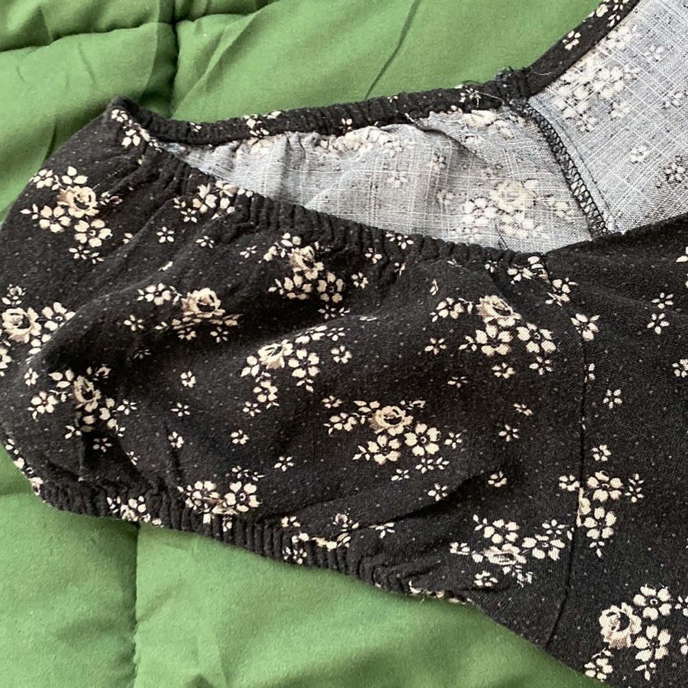 NWOT FLORAL DRESS - Picture 4 of 5
